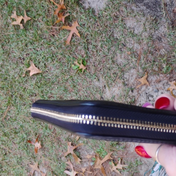 Tory Burch Black Pebble Leather Full size zip wallet no callouts - Picture 6 of 8